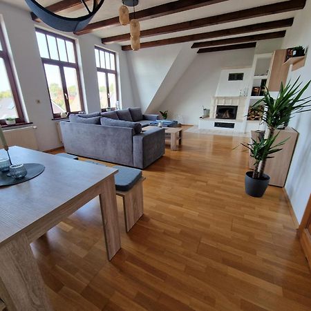 98Qm Wohnung Im Villenviertel - Voll Ausgestattet Mit Balkon Und Kamin - Wlan Gratis Вільгельмсгафен Екстер'єр фото