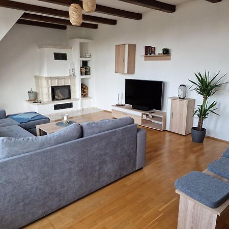98Qm Wohnung Im Villenviertel - Voll Ausgestattet Mit Balkon Und Kamin - Wlan Gratis Вільгельмсгафен Екстер'єр фото