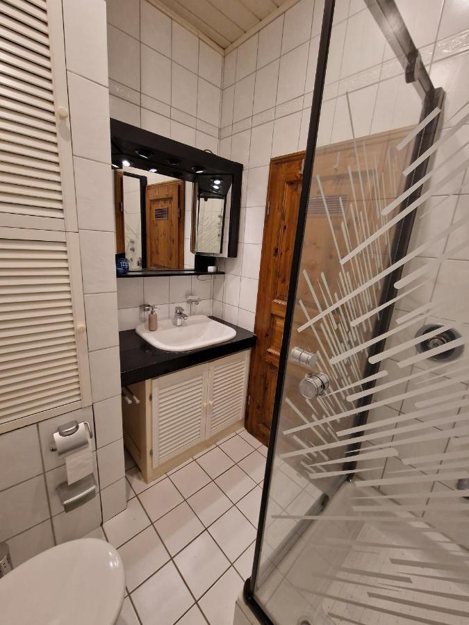 98Qm Wohnung Im Villenviertel - Voll Ausgestattet Mit Balkon Und Kamin - Wlan Gratis Вільгельмсгафен Екстер'єр фото
