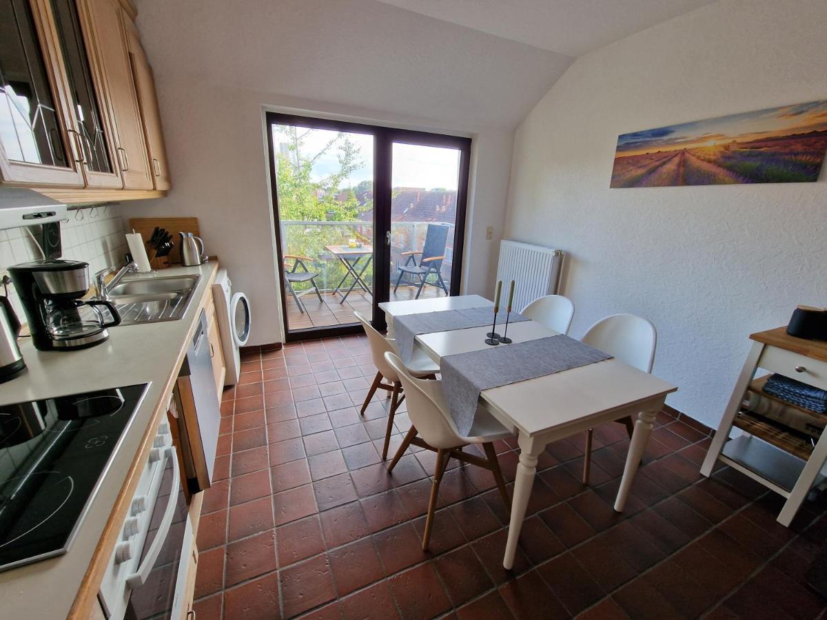 98Qm Wohnung Im Villenviertel - Voll Ausgestattet Mit Balkon Und Kamin - Wlan Gratis Вільгельмсгафен Екстер'єр фото