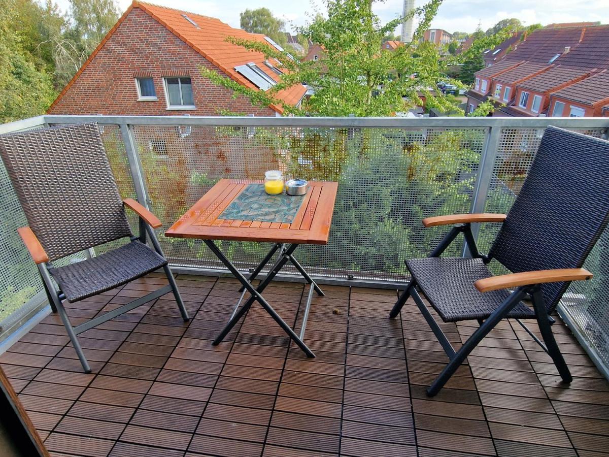 98Qm Wohnung Im Villenviertel - Voll Ausgestattet Mit Balkon Und Kamin - Wlan Gratis Вільгельмсгафен Екстер'єр фото
