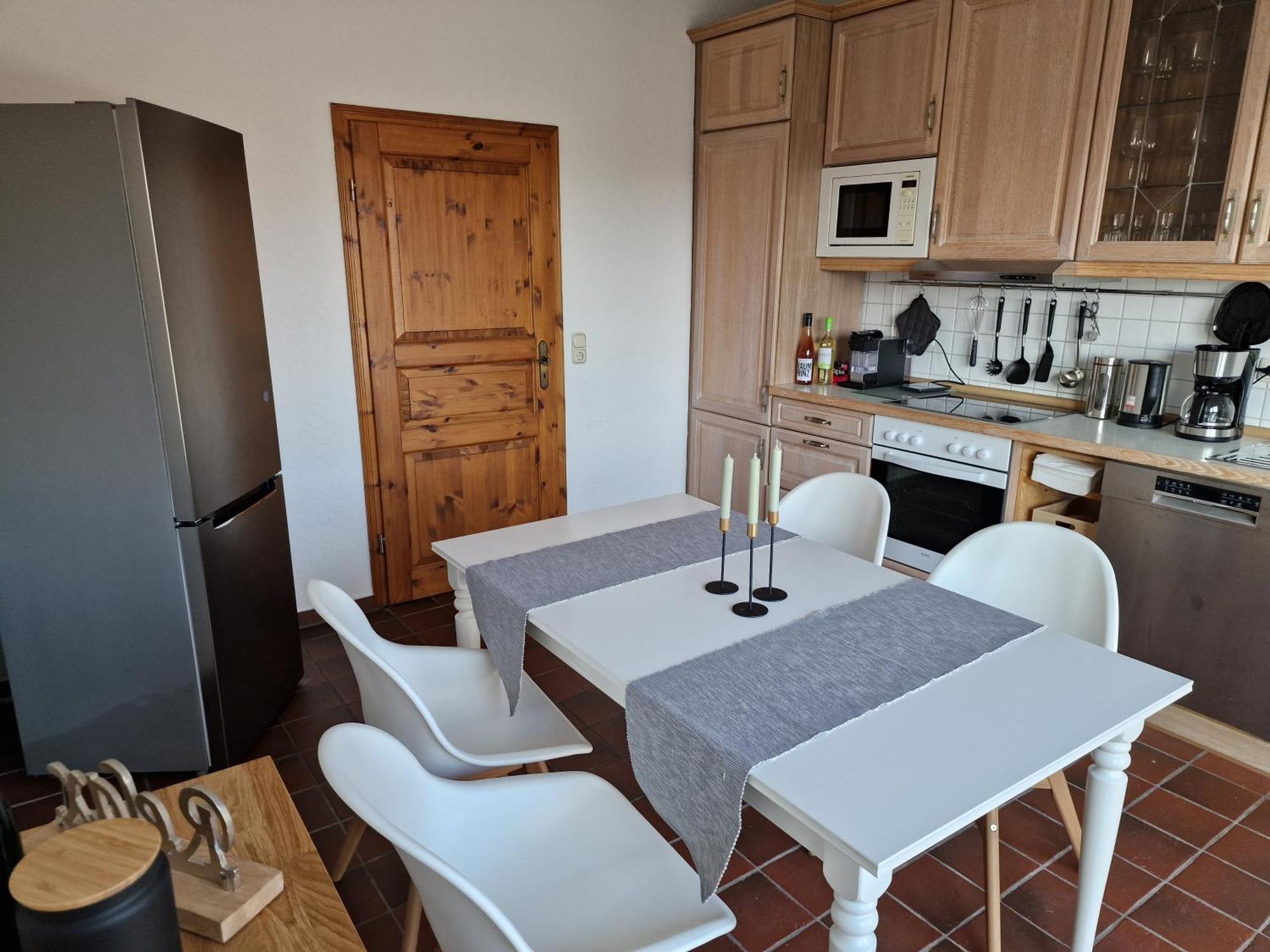 98Qm Wohnung Im Villenviertel - Voll Ausgestattet Mit Balkon Und Kamin - Wlan Gratis Вільгельмсгафен Екстер'єр фото